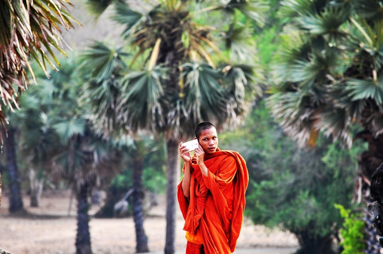 Cambodian Monk - ויזה לקמבודיה